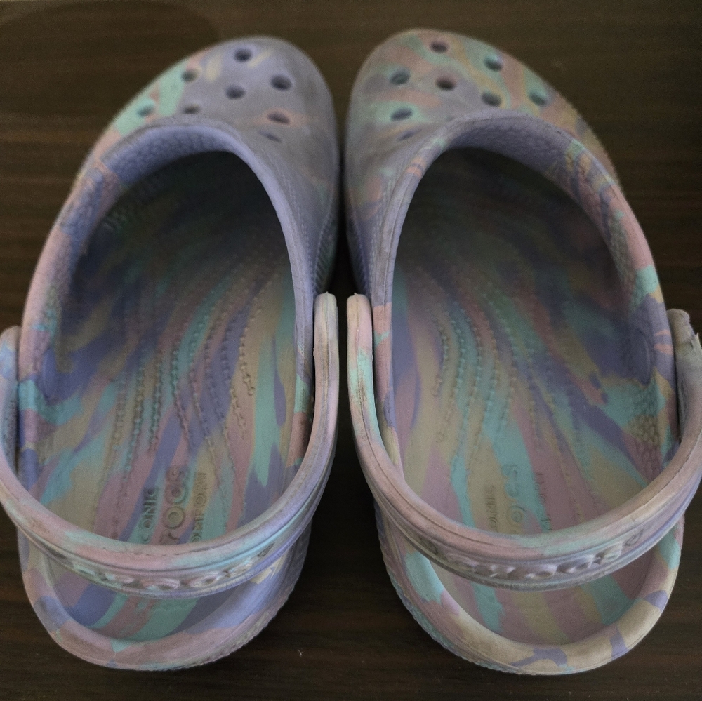 Kids Classic Marbled Crocs Clogs – Purple & Light Teal – Size 13C - Picture 3 of 8